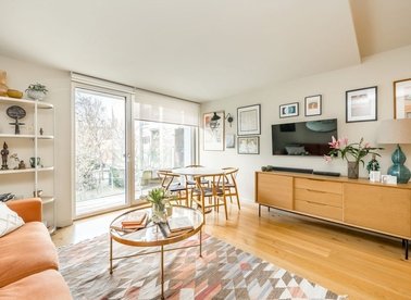 Properties for sale in Balmore Street - N19 5DA view1