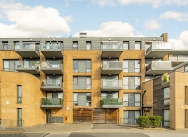 Properties for sale in Baltic Avenue - TW8 0LG view1