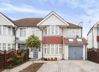 Properties for sale in Barford Close - NW4 4XG view1