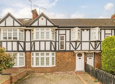 Properties for sale in Barnfield Avenue - KT2 5RF view1