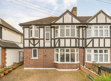 Properties for sale in Barnfield Avenue - KT2 5RF view1