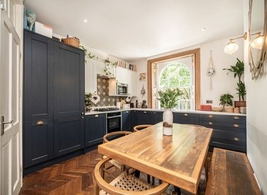 Properties for sale in Barnsbury Road - N1 0ES view1