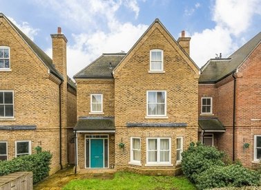 Barrons Chase, Richmond, TW10