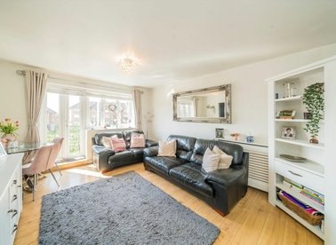 Properties for sale in Basing Way - N3 3BY view1