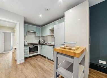 Properties for sale in Battersea High Street - SW11 3JS view1