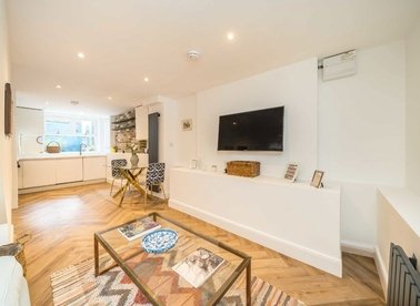 Properties for sale in Battersea Park Road - SW11 4LW view1