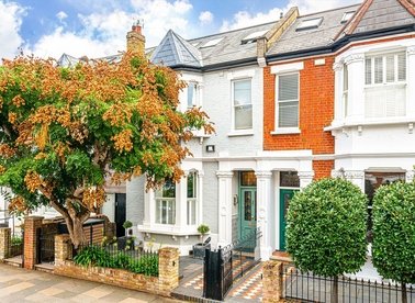 Properties for sale in Beaconsfield Road - TW1 3HU view1