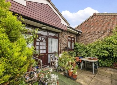 Properties for sale in Beanacre Close - E9 5JY view1