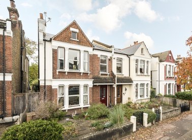Properties for sale in Beckenham, Kent BR3 -  view1