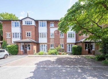 Properties sold in Beechwood Grove - W3 7HX view1