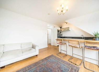 Properties for sale in Belsize Crescent - NW3 5QU view1