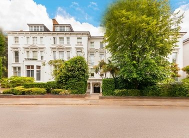 Properties for sale in Belsize Grove - NW3 4UP view1