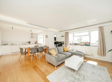 Properties for sale in Belsize Park - NW3 4EJ view1