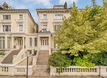 Properties for sale in Belsize Park - NW3 4EE view1