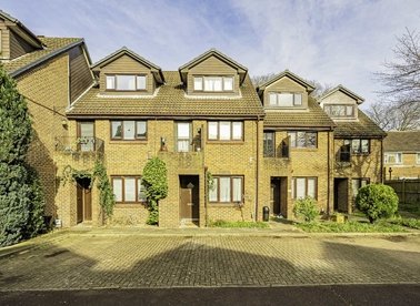 Properties for sale in Benwell Court - TW16 6RU view1