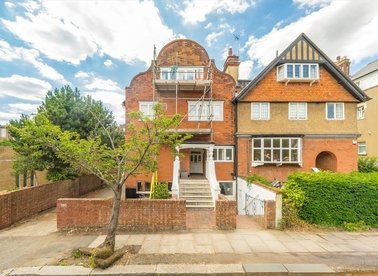 Properties for sale in Berkeley Place - SW19 4NN view1