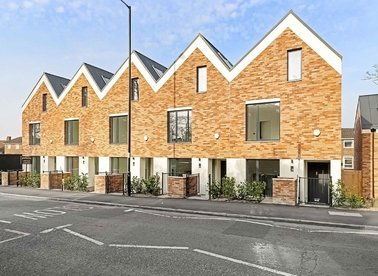 Properties for sale in Beulah Hill - SE19 3XR view1