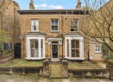 Properties for sale in Bickerton Road - N19 5JR view1