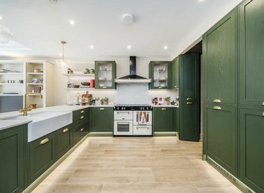 Properties for sale in Bicknell Way - SW17 0FD view1