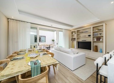 Properties for sale in Bicknell Way - SW17 0FD view1