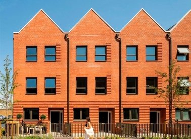 Properties for sale in Bicknell Way - SW17 0FD view1