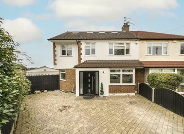 Properties for sale in Birch Grove - TW17 8SS view1