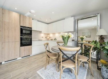 Properties for sale in Birkbeck Avenue - W3 6HX view1