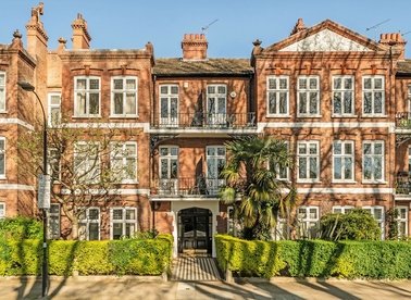 Properties for sale in Bishops Park Road - SW6 6DZ view1