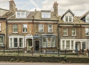 Properties for sale in Blackheath Hill - SE10 8AY view1