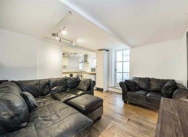 Properties for sale in Blackheath Hill - SE10 8TJ view1