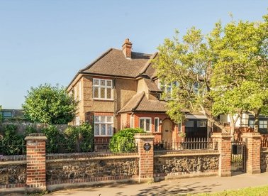 Properties for sale in Boston Gardens - TW8 9LS view1