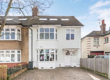 Boston Gardens, Brentford, TW8