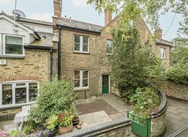 Properties for sale in Bradshaw Close - SW19 8NL view1