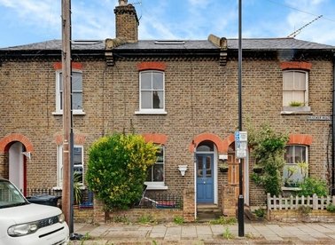 Properties for sale in Braemar Road - TW8 0NS view1