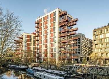 Properties for sale in Brent Way - TW8 8GR view1