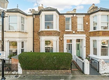 Properties for sale in Brewster Gardens - W10 6AQ view1