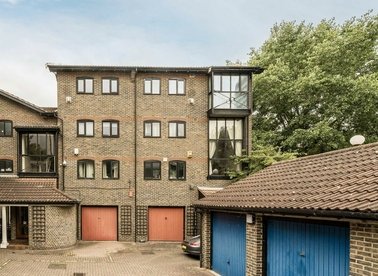 Properties for sale in Bridge House Quay - E14 9QW view1