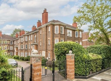 Properties for sale in Bromyard Avenue - W3 7JD view1