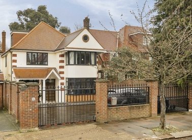 Properties for sale in Brondesbury Park - NW6 7AX view1