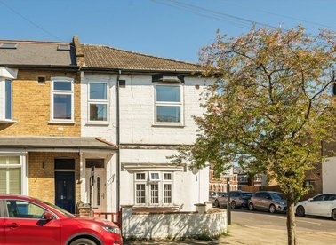Properties for sale in Brook Road South - TW8 0NP view1