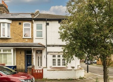 Properties for sale in Brook Road South - TW8 0NP view1