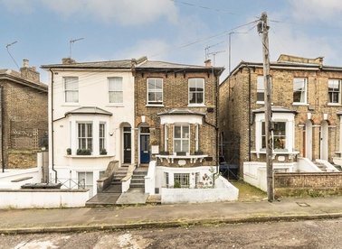 Properties for sale in Brookfield Road - E9 5AH view1