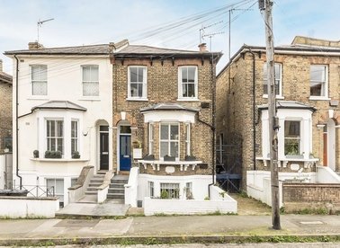 Properties for sale in Brookfield Road - E9 5AH view1