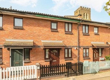 Properties for sale in Brudenell Road - SW17 8DF view1