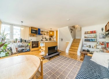 Properties for sale in Bunhill Row - EC1Y 8NE view1