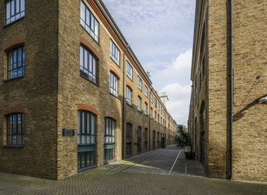 Properties for sale in Burrells Wharf Square - E14 3TD view1