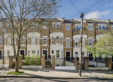 Properties for sale in Busby Place - NW5 2SR view1