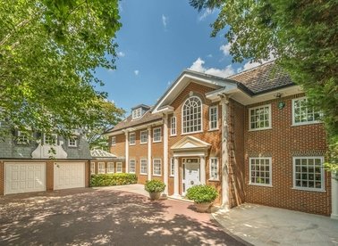 Byron Drive, London, N2