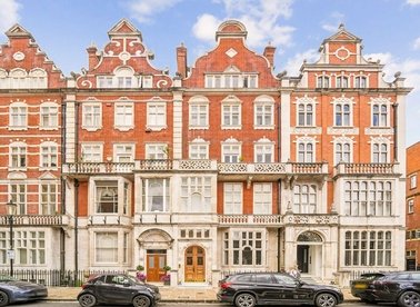 Properties for sale in Cadogan Square - SW1X 0JH view1