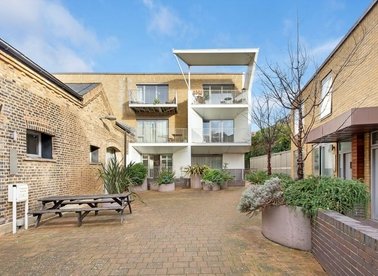 Properties for sale in Caledonian Road - N1 1DN view1